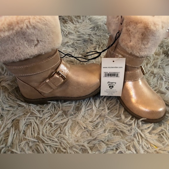 Toddler Girl Boots (Gold) Size 9 - Picture 2 of 3